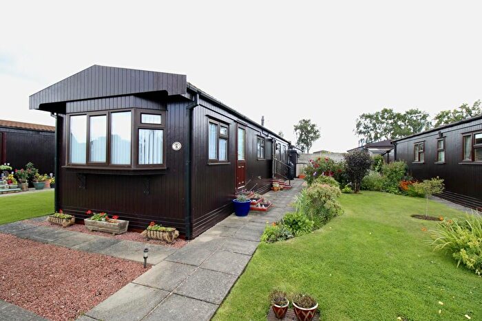 2 Bedroom Park Home For Sale In Poplar Drive, The Elms, LN1