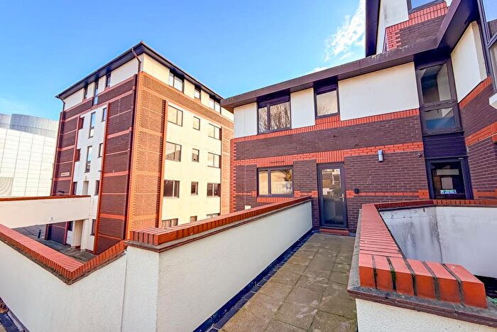 3 Bedroom Maisonette For Sale In Napier Court West, Gordon Place, Southend-on-Sea, SS1