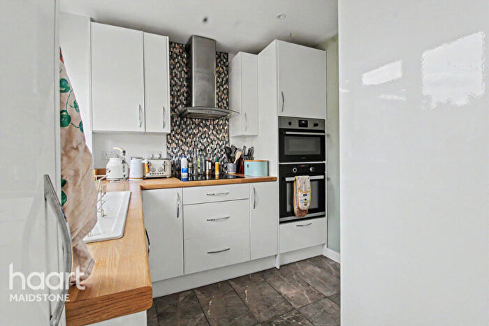 3 Bedroom Terraced House To Rent In Claygate, Maidstone, ME15