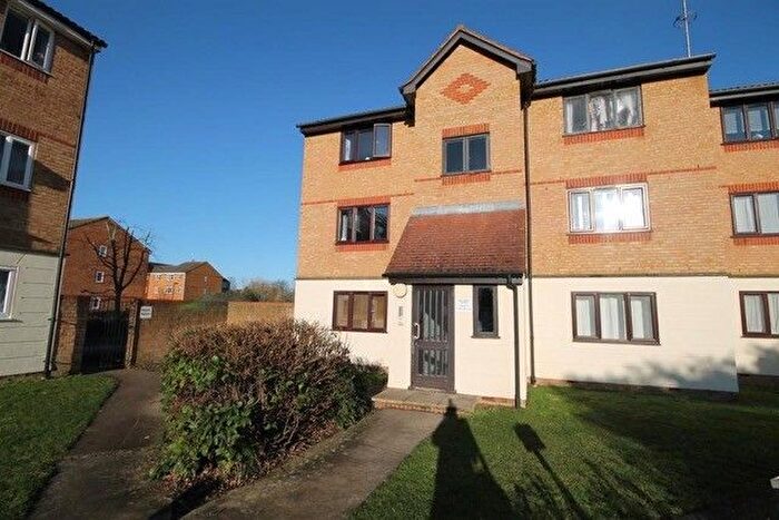 1 Bedroom Flat To Rent In Mullards Close, Mitcham, CR4