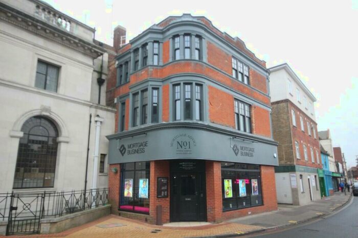 2 Bedroom Flat To Rent In Tindal Street, Chelmsford, Essex, CM1