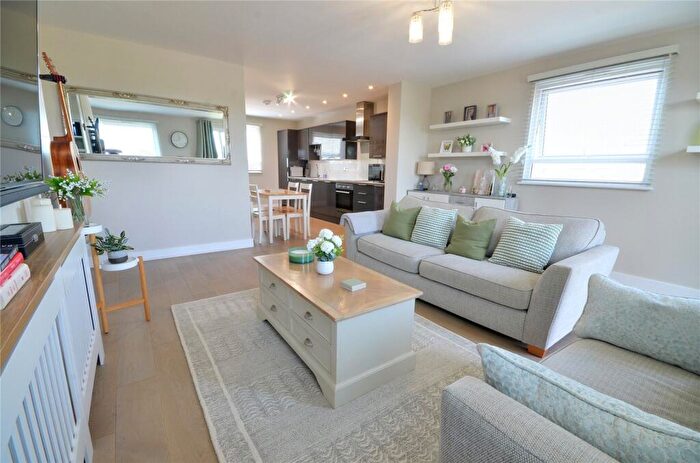 2 Bedroom Apartment For Sale In White Lion Close, East Grinstead, West Sussex, RH19