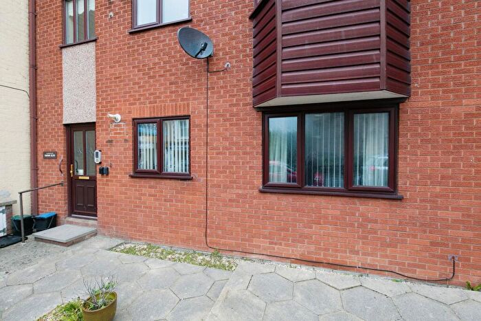 2 Bedroom Flat For Sale In Abergele Road, Old Colwyn, Colwyn Bay, Conwy, LL29