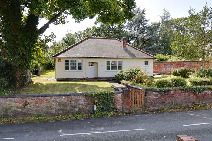 3 Bedroom Bungalow To Rent In Church Road, Rolleston-On-Dove, Burton-On-Trent, Staffordshire, DE13