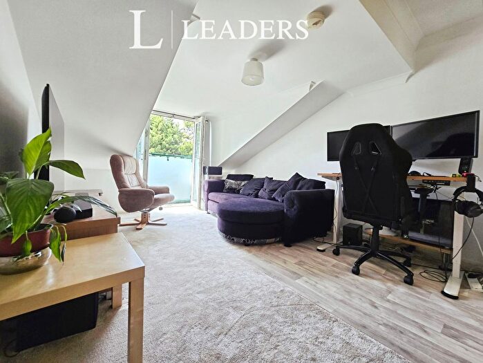 1 Bedroom Flat For Sale In Military Road, Gosport, Hampshire, PO12