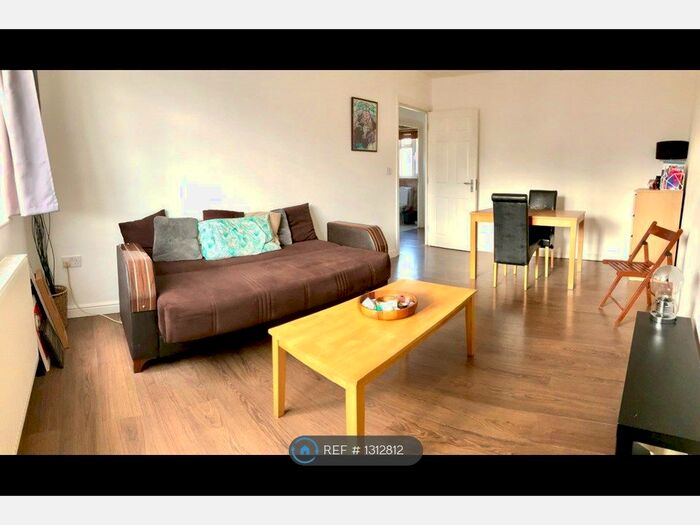 1 Bedroom Flat To Rent In Bethnal Geen Road, London, E2