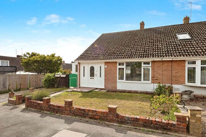 2 Bedroom Semi-Detached Bungalow For Sale In Yeoman Gardens, Willesborough, Ashford, TN24