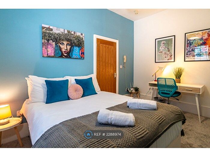 1 Bedroom Flat To Rent In Lower Rock Gardens, Brighton, BN2