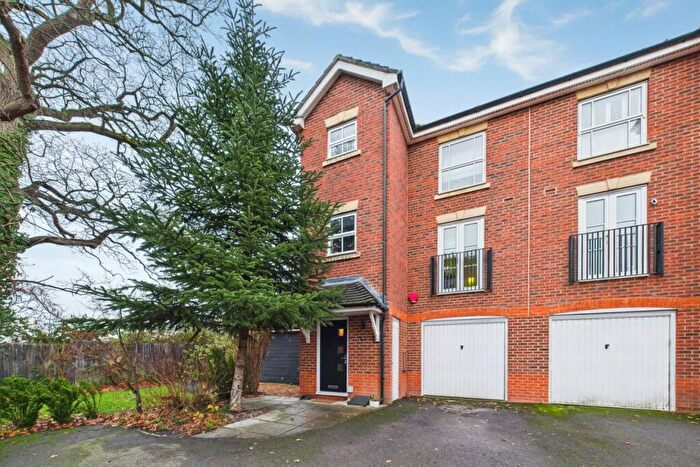 4 Bedroom Semi Detached House For Sale In Attwood Drive, Arborfield, Wokingham, Berkshire, RG2