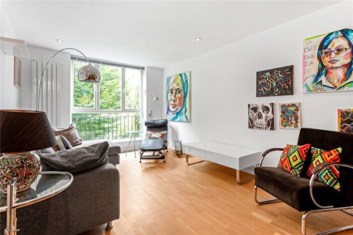 1 Bedroom Maisonette To Rent In Zander Court, London, E2