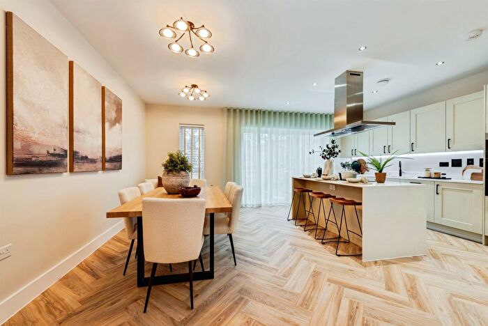 4 Bedroom Detached House For Sale In Backhouse Highworth, Highworth, Swindon, SN6