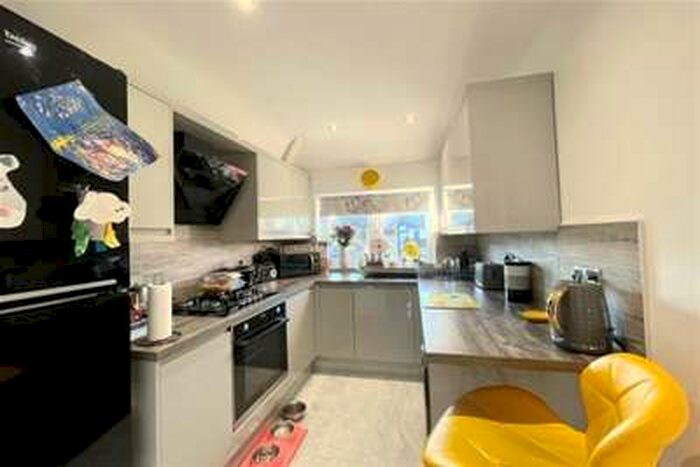 1 Bedroom Maisonette Flat To Rent In Standfield Road RM10