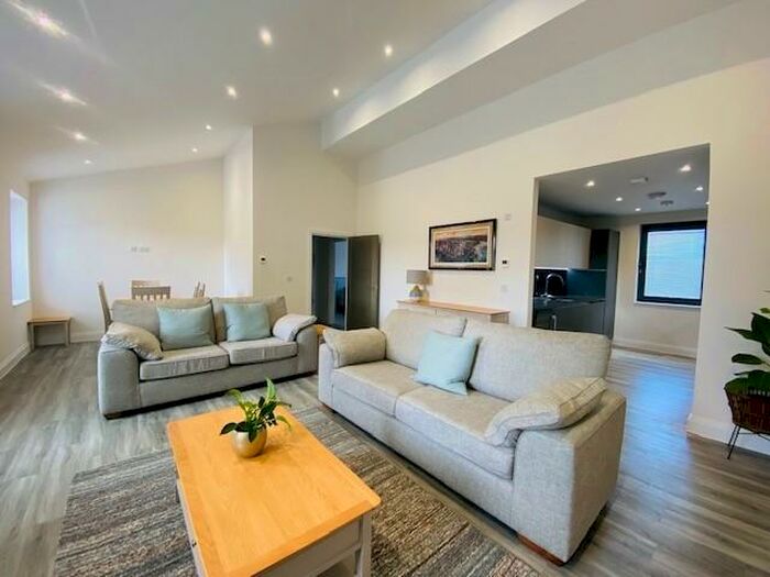 2 Bedroom Apartment To Rent In Wellington Road, Enfield, EN1