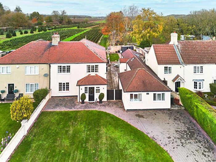 6 Bedroom Semi-Detached House For Sale In Barnsley Road, Marr, DN5