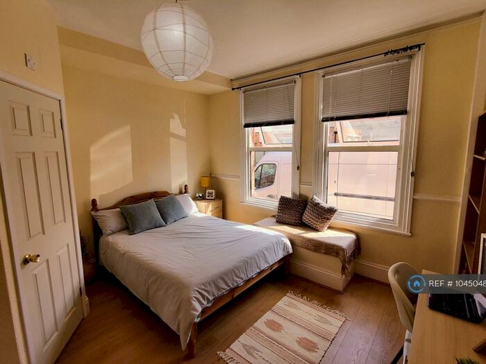 7 Bedroom End Of Terrace House To Rent In St. Pauls Road, Northampton, NN2