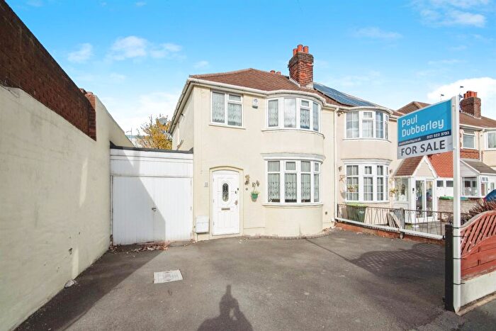 3 Bedroom Semi Detached House For Sale In Moat Road, Tipton, DY4