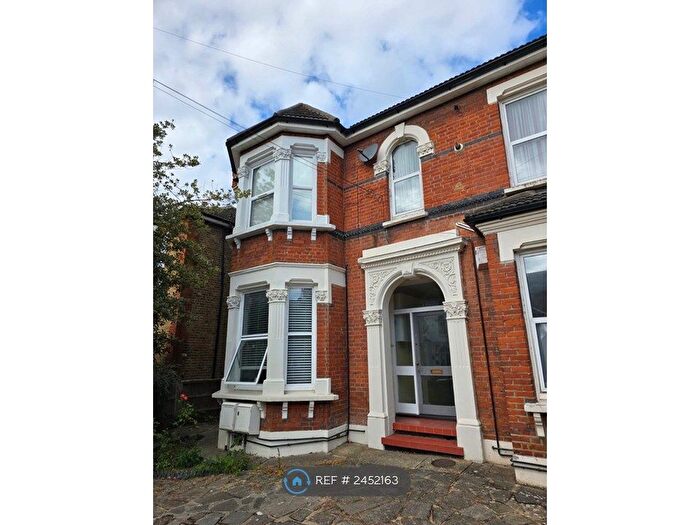 1 Bedroom Flat To Rent In Forest Drive West, London, E11