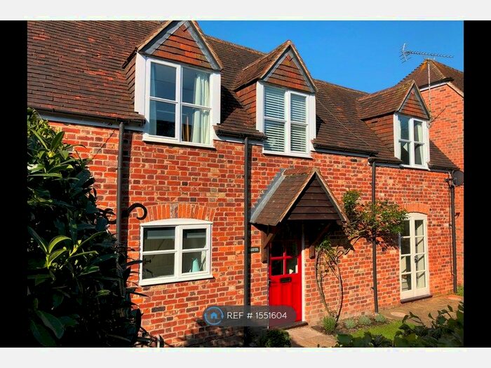 2 Bedroom Semi-Detached House To Rent In Lancaster House Mews, Hungerford, RG17