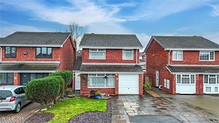 3 Bedroom Detached House For Sale In Rowan Close, Kingsbury, Tamworth, Warwickshire, B78