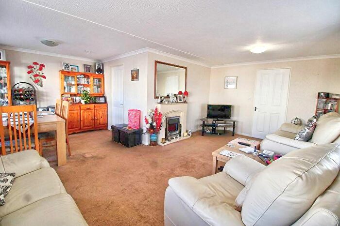 2 Bedroom Detached Bungalow For Sale In Oak Tree Lane, Eastbourne, BN23