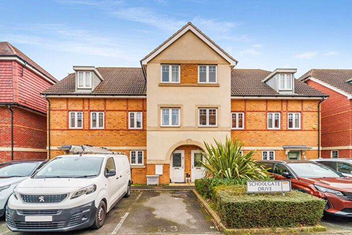 3 Bedroom Terraced House For Sale In Schoolgate Drive, Morden, SM4