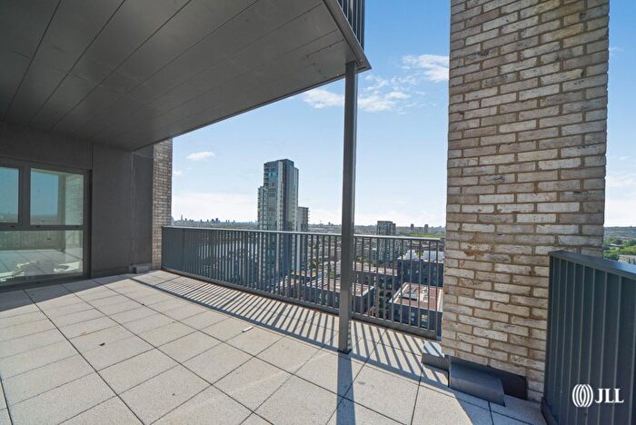 2 Bedroom Flat For Sale In Dragonfly Walk, London, N4