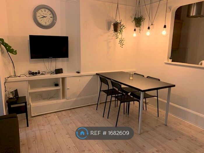 1 Bedroom Flat To Rent In New Kings Road, London, SW6