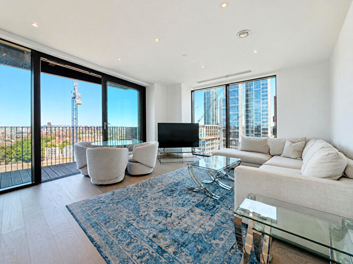 2 Bedroom Flat For Sale In Legacy Building, Viaduct Gardens, SW11