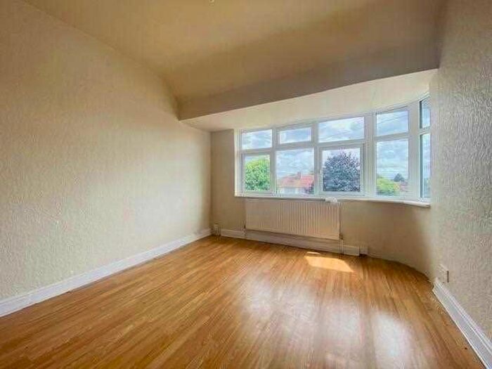 1 Bedroom Property To Rent In Cumberland Avenue, Farnham Royal, Slough, SL2