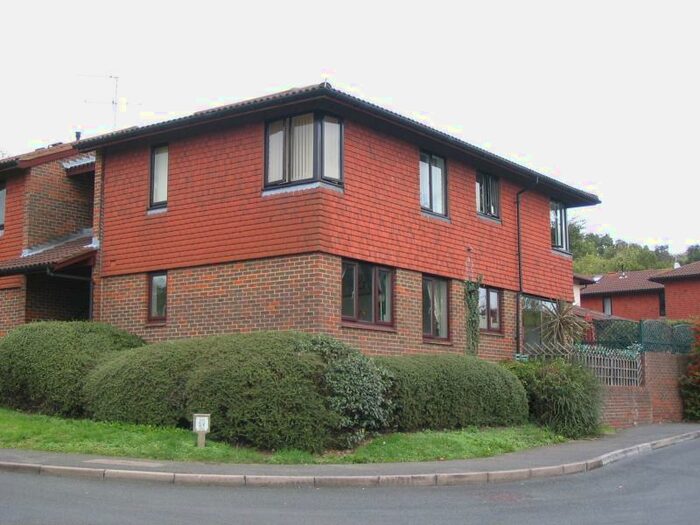 2 Bedroom Flat To Rent In Brickfields Close, Lychpit, Basingstoke, Hampshire, RG24