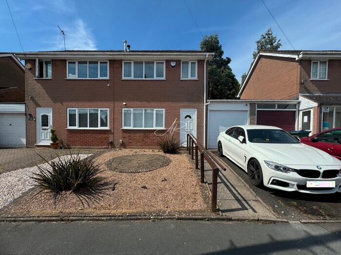 3 Bedroom Semi-Detached House To Rent In Palace Close, Rowley Regis, West Midlands, B65