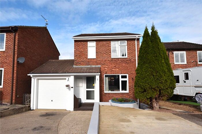 3 Bedroom House To Rent In Rubens Close, Aylesbury, HP19