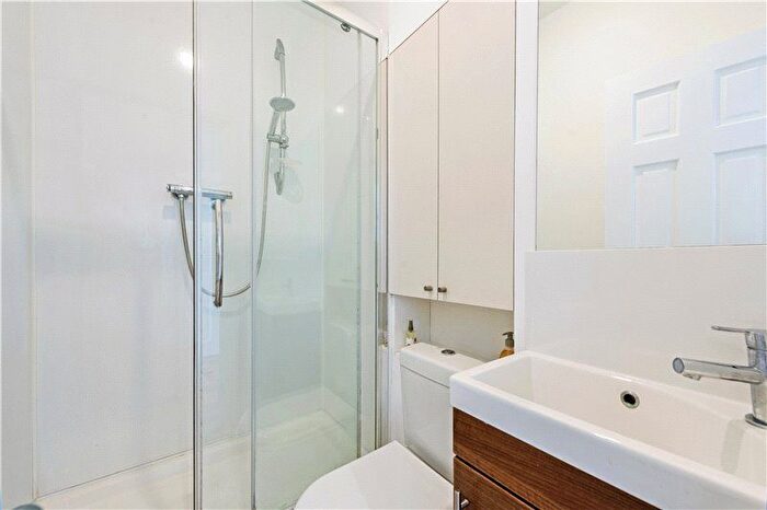 1 Bedroom Flat To Rent In Cornwall Gardens, South Kensington, London, SW7