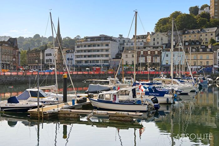 2 Bedroom Flat To Rent In Victoria Parade, Queens Quay, TQ1