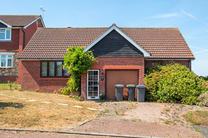 2 Bedroom Bungalow For Sale In April Rise, Whitstable, CT5