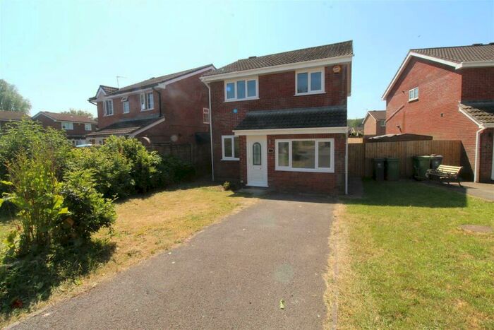 3 Bedroom House To Rent In Treetops Close, Pentrebane, Cardiff, CF5