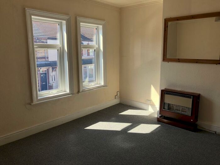 1 Bedroom Flat To Rent In First Floor Flat, Elmfield Road, Hyde Park, Doncaster, South Yorkshire, DN1
