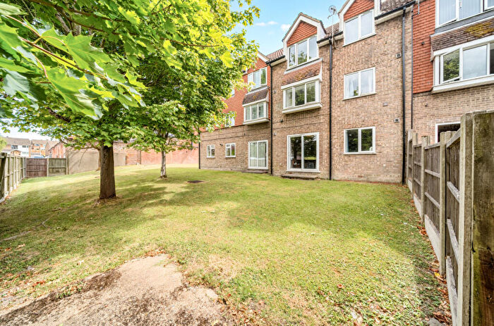 1 Bedroom Apartment For Sale In Abbey Mews, Dunstable, Bedfordshire, LU6