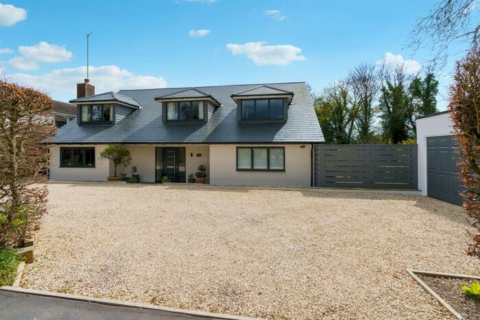 4 Bedroom Detached House For Sale In Station Road, Tring, HP23