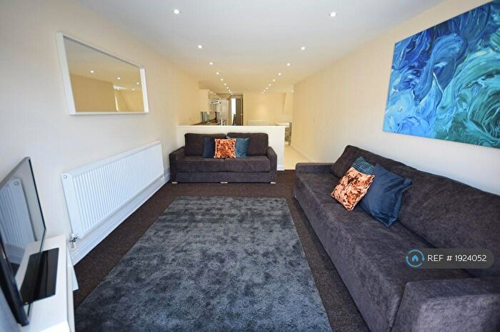 8 Bedroom Terraced House To Rent In Flora Street, Cardiff, CF24