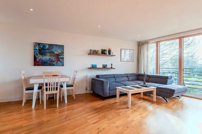3 Bedroom Apartment To Rent In Five Mile Drive, North Oxford, OX2