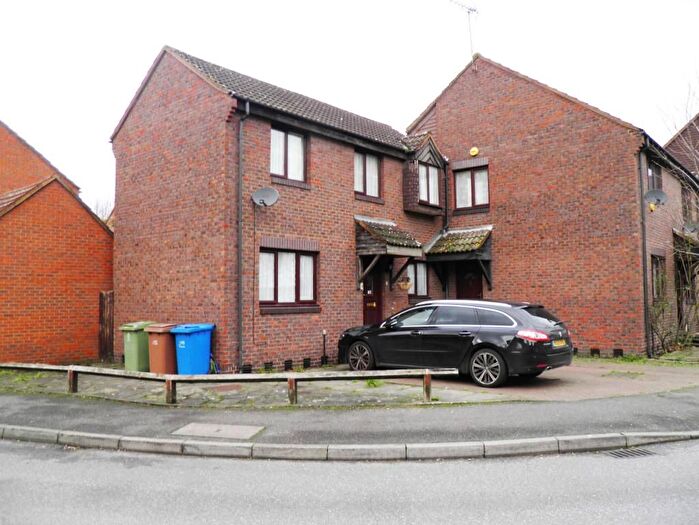 2 Bedroom End Terrace House To Rent In Somerford Way, London, SE16