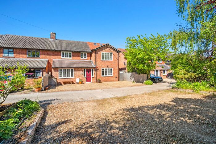 4 Bedroom Semi-Detached House For Sale In Wantage Road, Rowstock, OX11