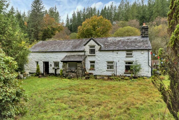 3 Bedroom Country House For Sale In Ganllwyd, LL40