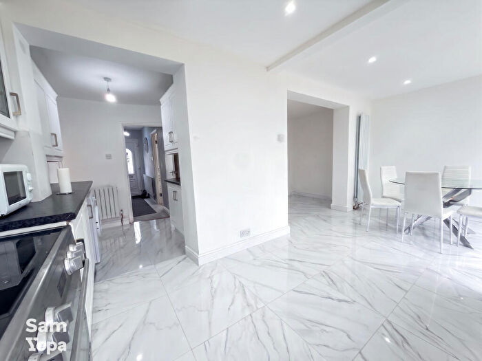 4 Bedroom Semi-Detached House For Sale In Valley Road, Harwich, CO12