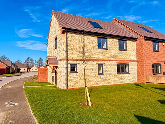 3 Bedroom Semi-Detached House For Sale In Poplar Gardens, Whittlesey, PE7