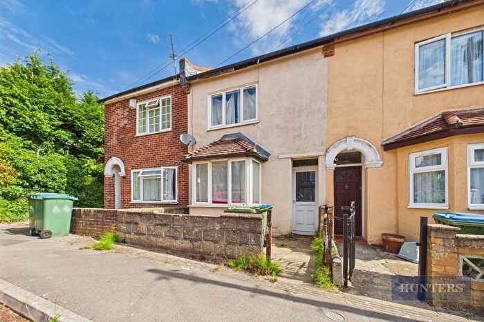 4 Bedroom Terraced House To Rent In Brickfield Road, Southampton, Hampshire, SO17