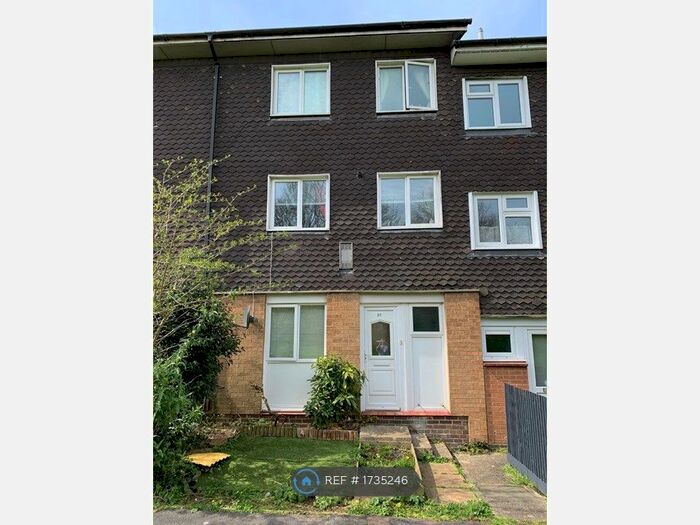 4 Bedroom Terraced House To Rent In Selby Walk, Basingstoke, RG24