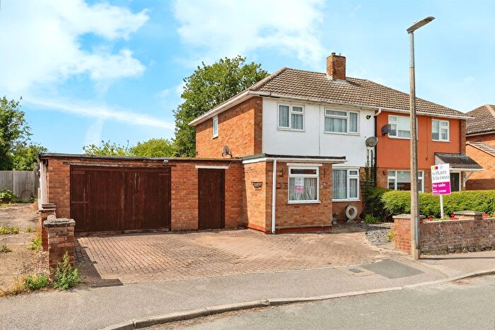 3 Bedroom Semi-Detached House For Sale In Hawthorn Way, Royston, SG8