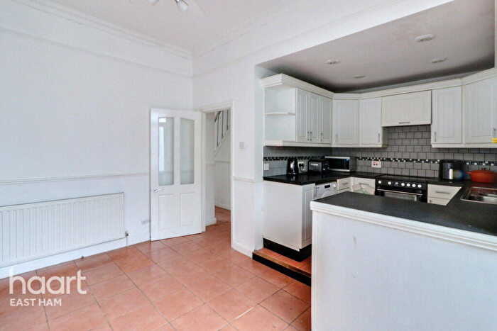 3 Bedroom Terraced House For Sale In Rectory Road, London, E12